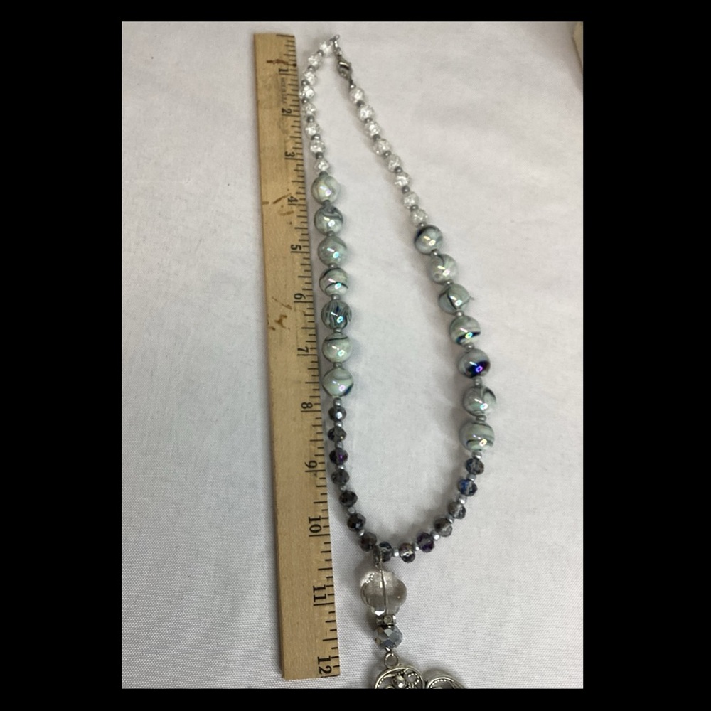 Black and Cream cameo necklace. - Picture 3 of 5